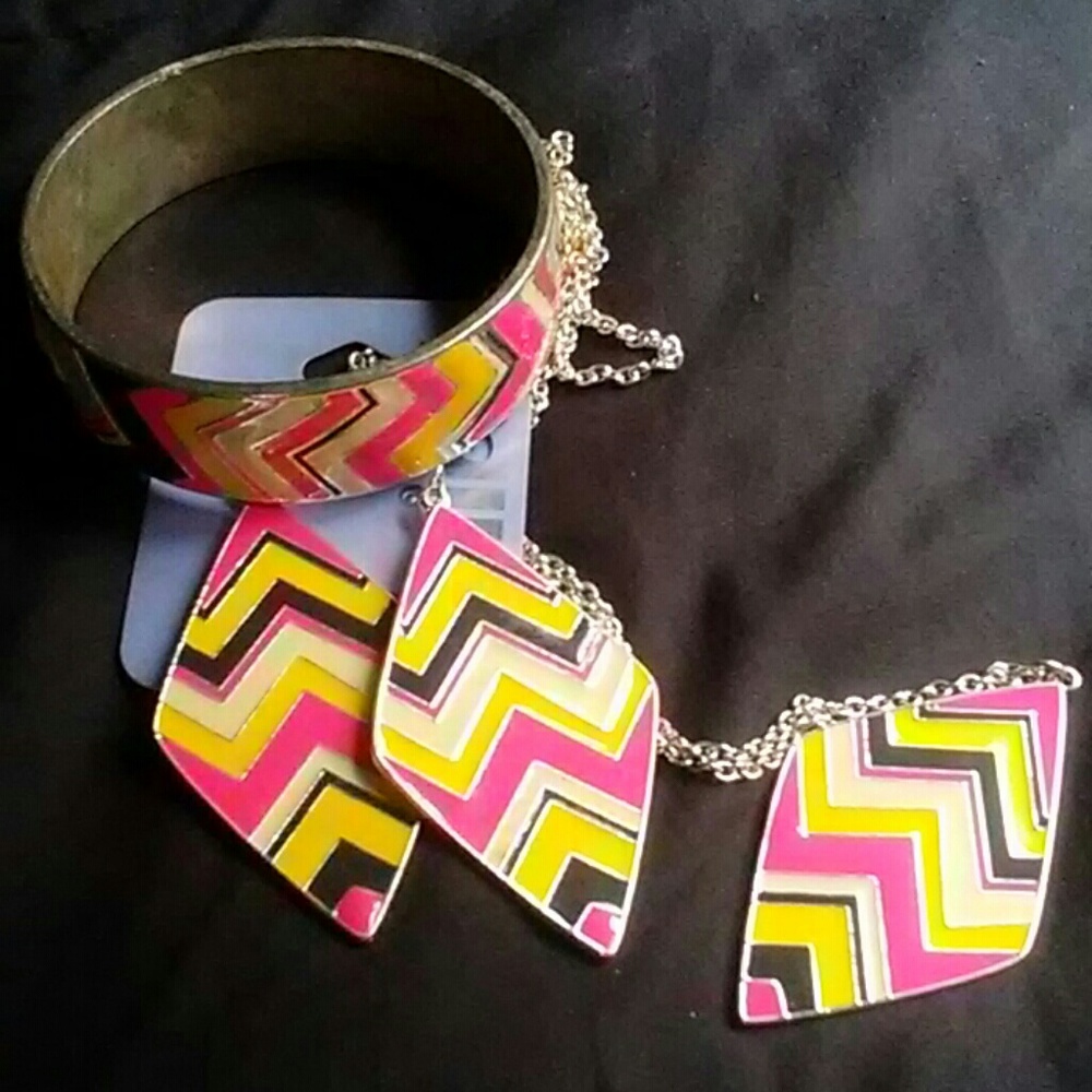 Chain, bracelet, & earring set